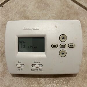 Honeywell White Thermostat